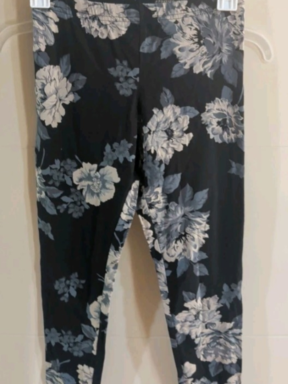 Old Navy XS Extra Small Women's Leggings Blue Floral NWOT